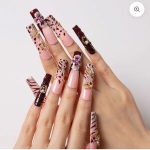 🚫SOLD🚫New! Lovful Press on nails M (H326)